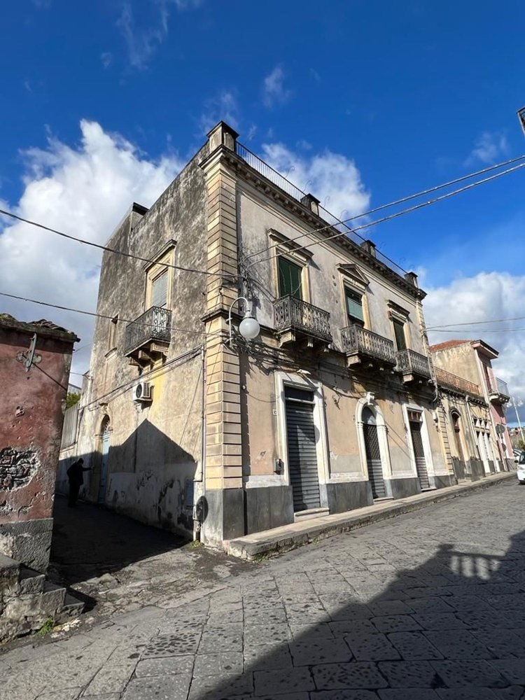 Gebäude in Giarre, Italy 500m², Nr. 149796