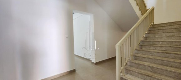 4 bedrooms Villa in Abu Dhabi Gate City, UAE No. 32272 19