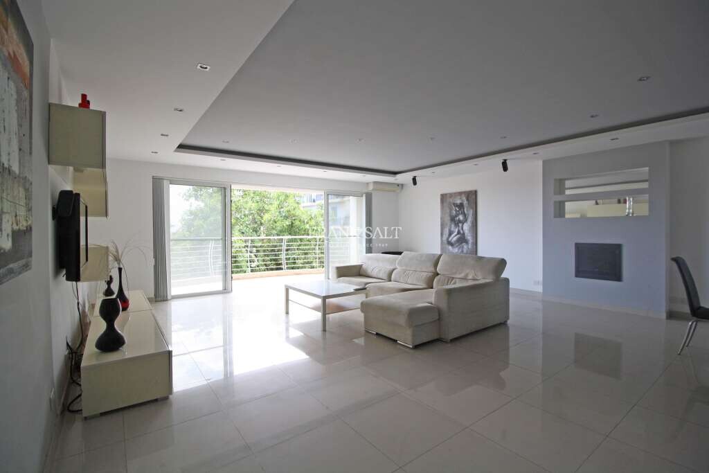 Apartamento de 3 dormitorios en Sliema, Malta No. 9333