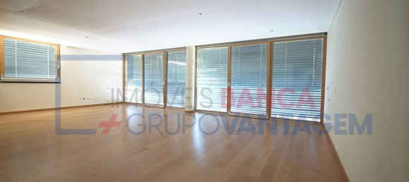 4 غرف نوم شقة في Barreiro, Portugal رقم 51425 24