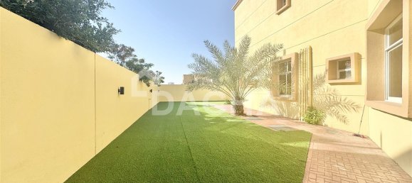 5 chambres Villa à Al Barsha, UAE No. 27395 27