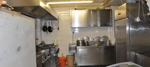 47m² Commercial property in Rome, Italy No. 100051 14