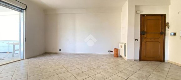 4-salle Appartement à Guidonia Montecelio, Italy No. 6530 9