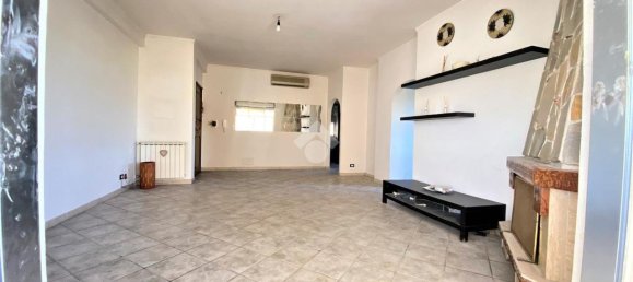 4-salle Appartement à Guidonia Montecelio, Italy No. 6530 7