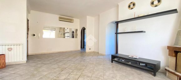 4-salle Appartement à Guidonia Montecelio, Italy No. 6530 8