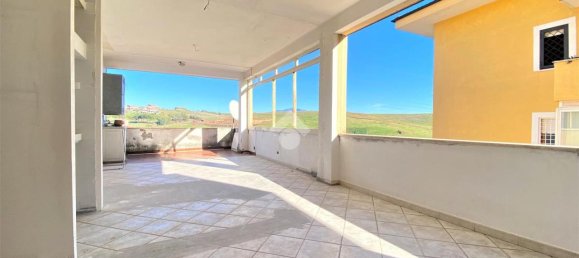 4-salle Appartement à Guidonia Montecelio, Italy No. 6530 20