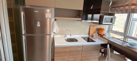 Apartamento com 1 quarto em condomínio em Khlong Toei, Thailand N.º 9708 3