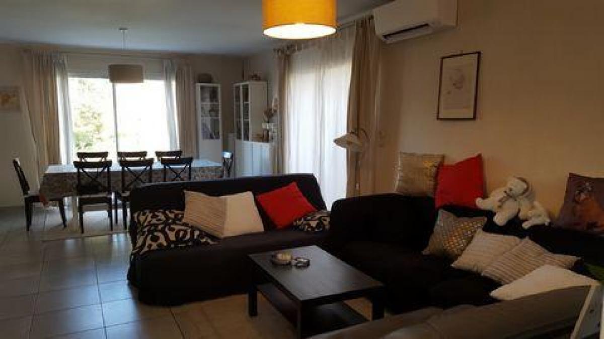 Casa de 4 dormitorios en Montpellier, France No. 23425