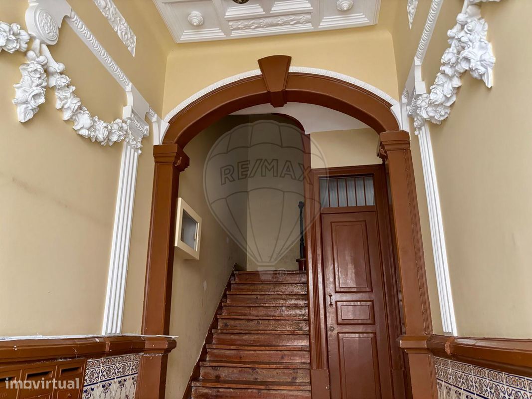 4 bedrooms Apartment in Lisbon, Portugal No. 94162