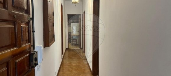 4 bedrooms Apartment in Lisbon, Portugal No. 94162 4