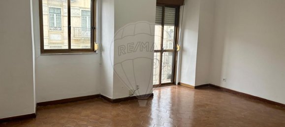 4 bedrooms Apartment in Lisbon, Portugal No. 94162 5