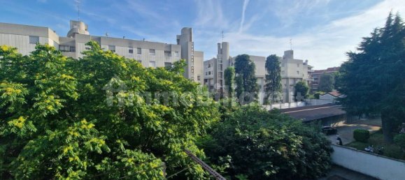 1 bedroom Apartment in Milan, Italy No. 331596 2