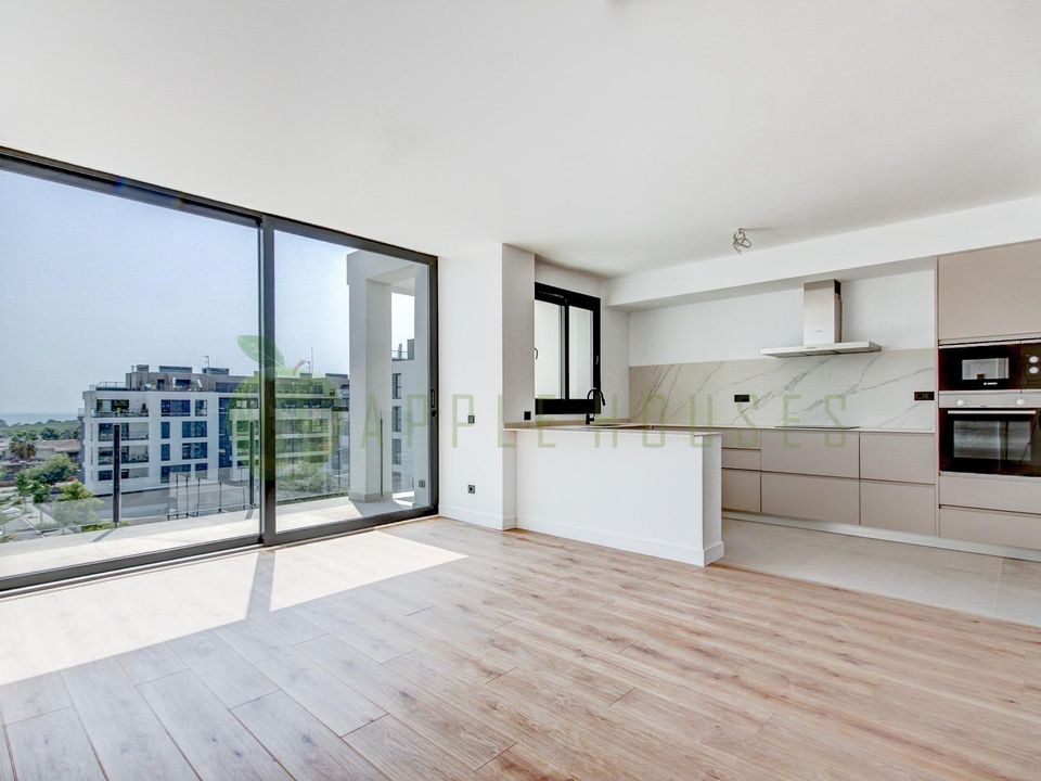 4 bedrooms Apartment in Vilanova i la Geltru, Spain No. 277564