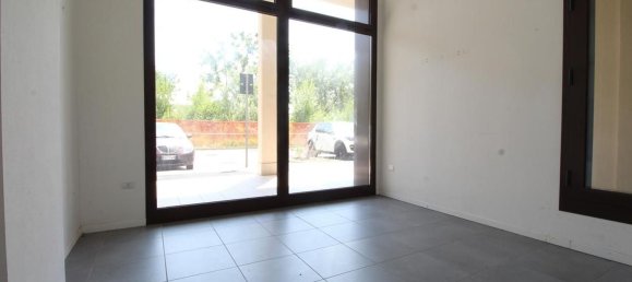 97m² Office in Modena, Italy No. 72833 34