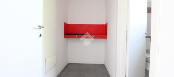 97m² Office in Modena, Italy No. 72833 27