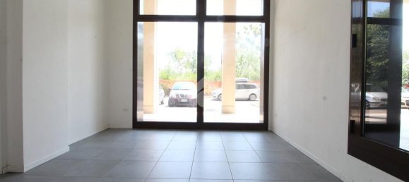 97m² Office in Modena, Italy No. 72833 36