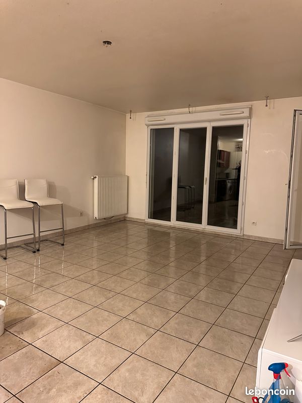 2 bedrooms Apartment in Rhone, France No. 322441