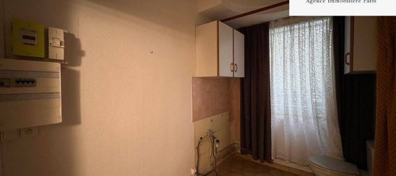 Studio in Paris, France No. 145997 2