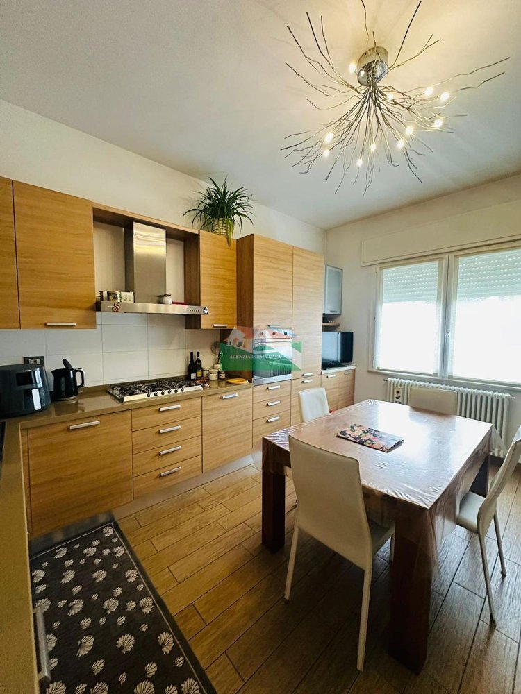 Дом с 10 комнатами в Равенна, Италия № 224519