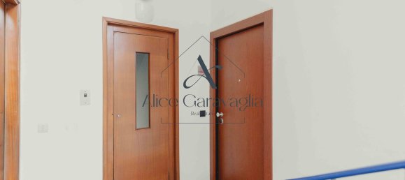 Apartamento de 3 divisões em Varese, Italy N.º 1645 3