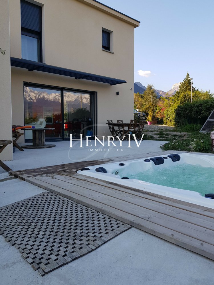 4 chambres Maison à Biviers, France No. 201641