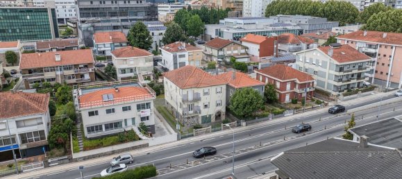 600m² Commercial property in Braga, Portugal No. 234268 4