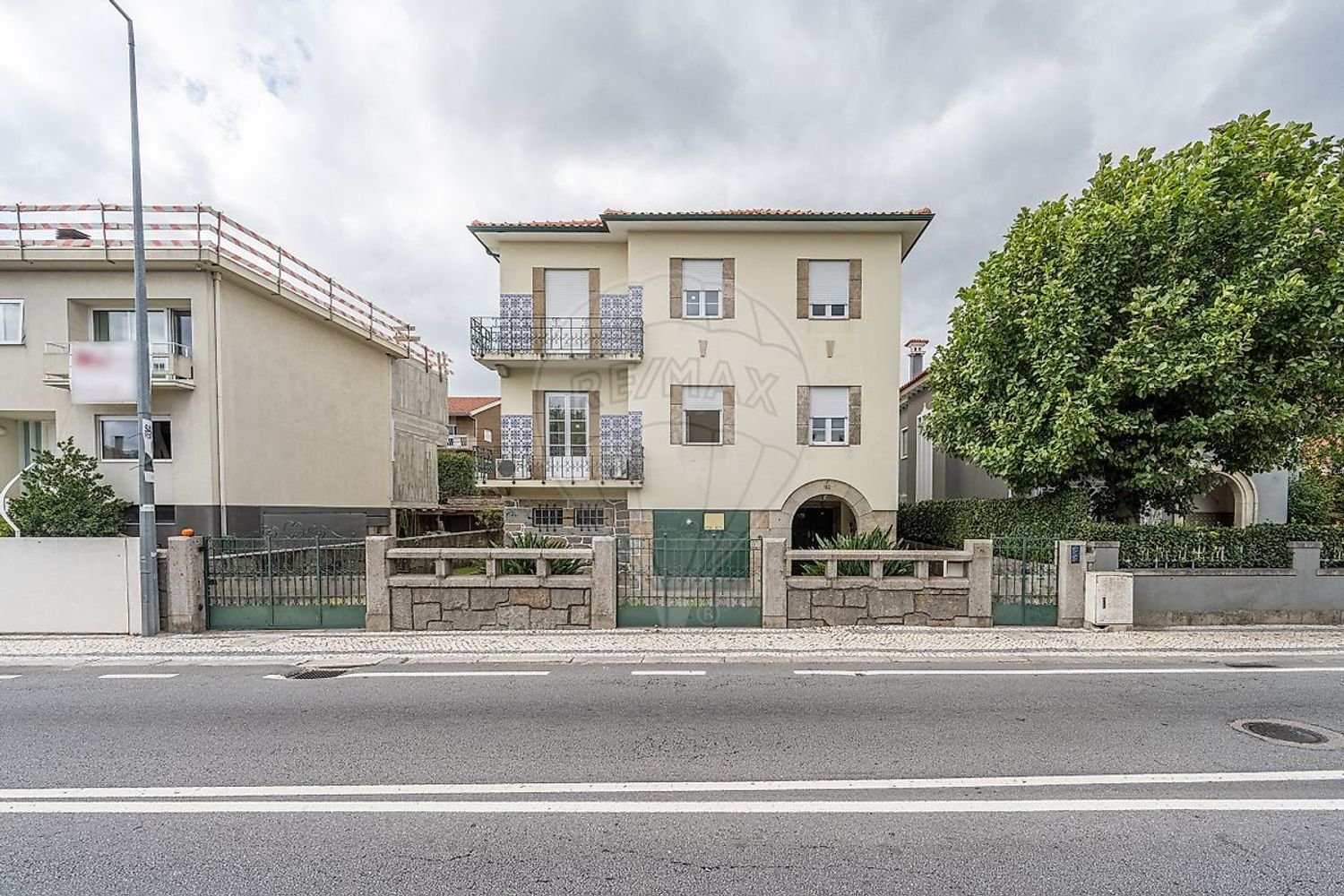 600m² Commercial property in Braga, Portugal No. 234268