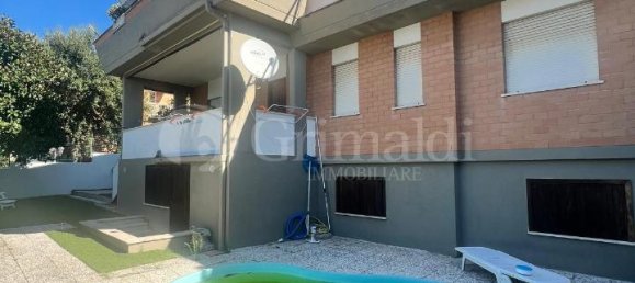 Casa de 5 divisões em Anzio, Italy N.º 158598 18