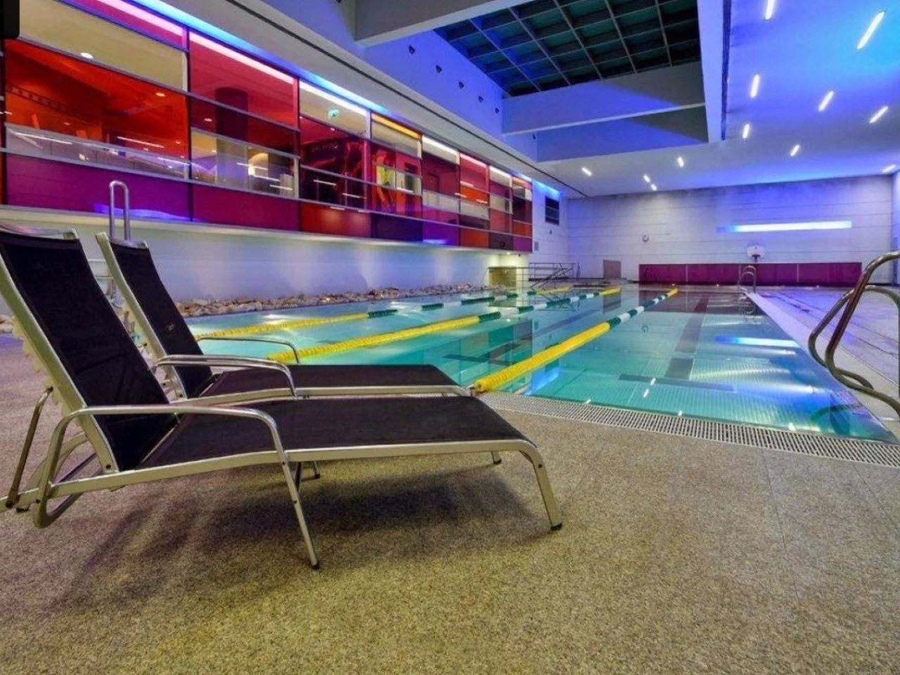 Коммерческая недвижимость 5136м² в Порту, Португалия № 50342