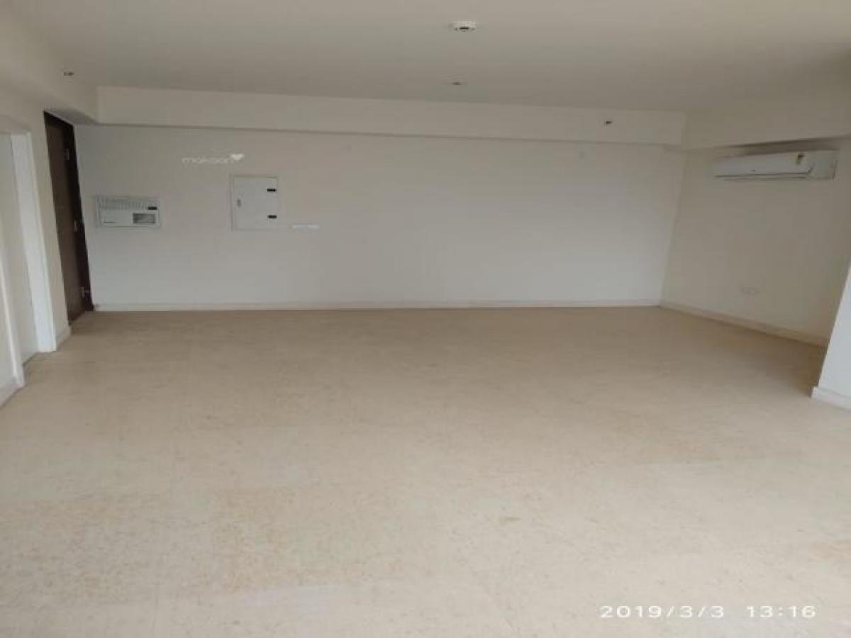 4 bedrooms House in Gurgaon, India No. 8033