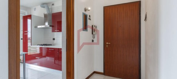 Квартира с 3 комнатами в Мартеллаго, Италия № 15105 3