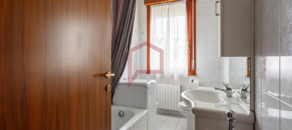 Квартира с 3 комнатами в Мартеллаго, Италия № 15105 8