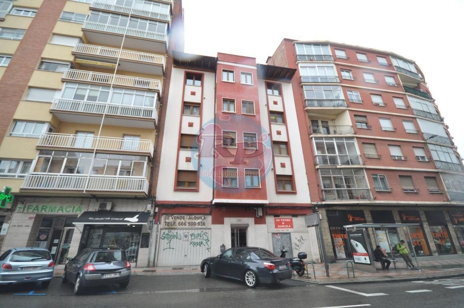  عقار تجاري في Leon, Spain 289متر مربع رقم 65415