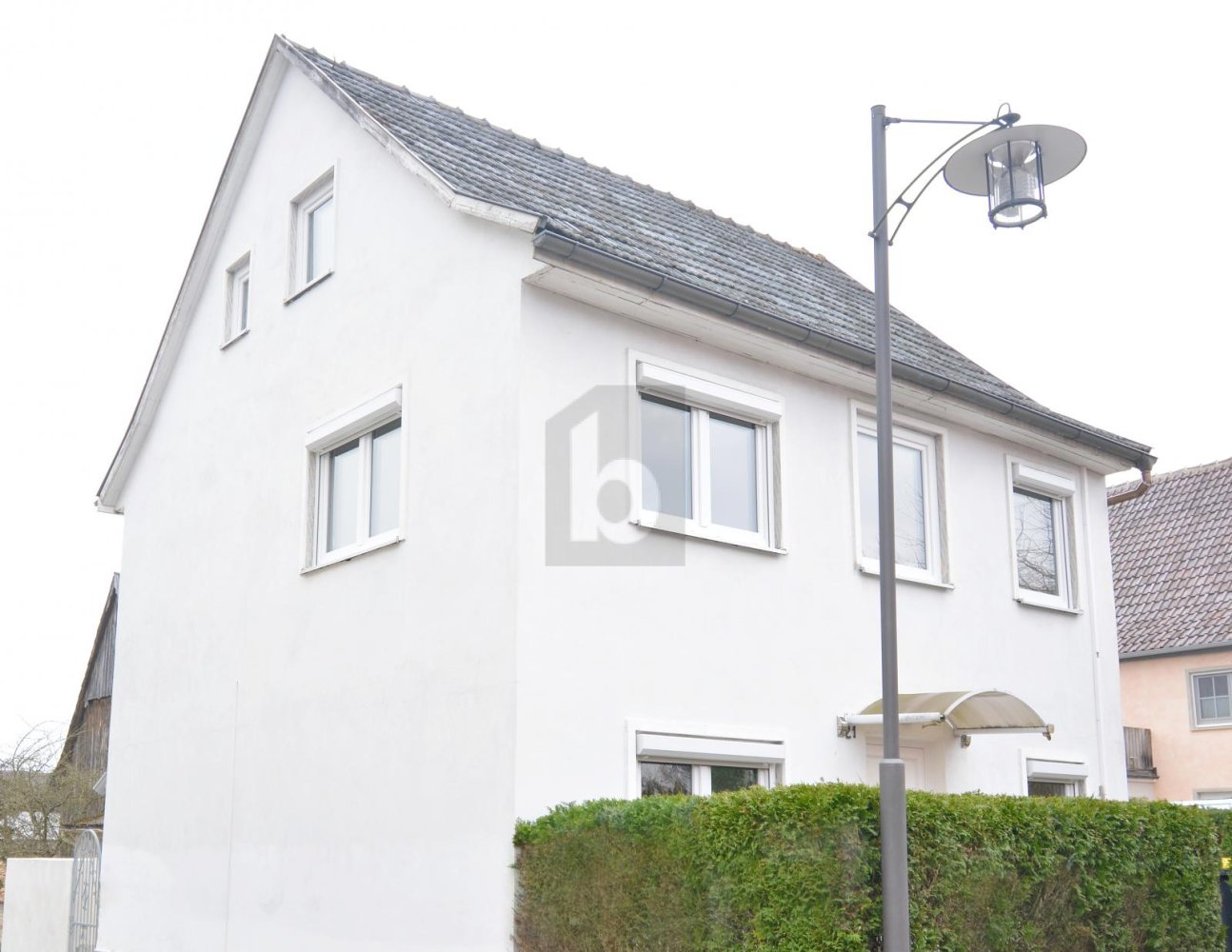 Дом с 7 комнатами в Кобург, Германия № 158137