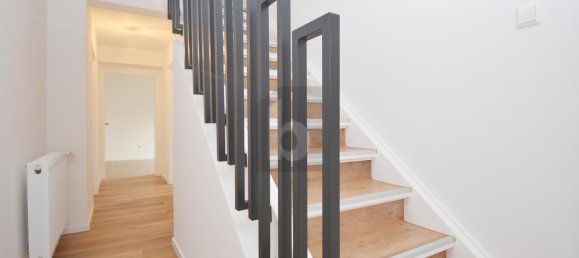 Дом с 7 комнатами в Кобург, Германия № 158137 3