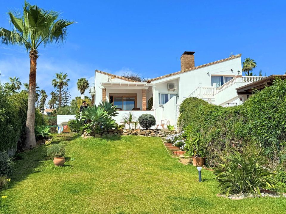 3 bedrooms Townhouse in Estepona, Spain No. 219146