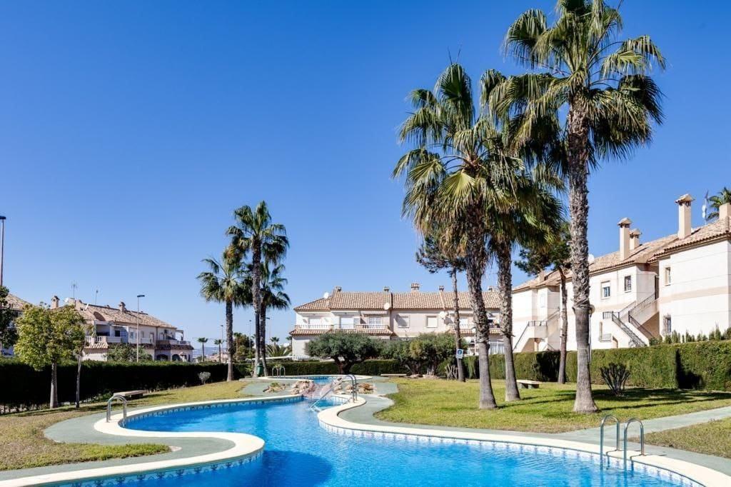 2 bedrooms House for sale in Torrevieja, Alicante, Valencian Community, Spain № 369942