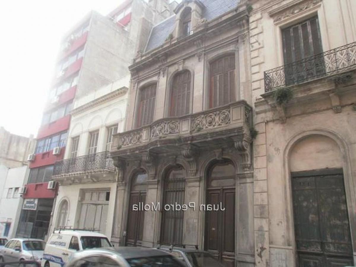 5 bedrooms House in Montevideo, Uruguay No. 8562