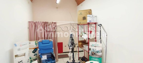 2-Zimmer Gewerbliche Immobilie in Umbertide, Italy, Nr. 353381 7