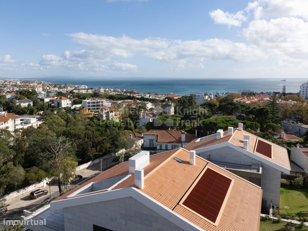 3 bedrooms Duplex in Cascais, Portugal No. 147184