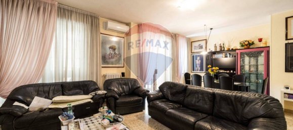 3 bedrooms Apartment in Bari, Italy No. 337156 6