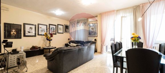 3 bedrooms Apartment in Bari, Italy No. 337156 3
