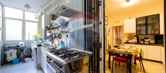 3 bedrooms Apartment in Bari, Italy No. 337156 11