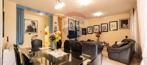 3 bedrooms Apartment in Bari, Italy No. 337156 2