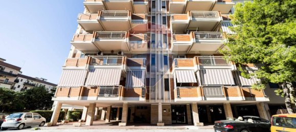 3 bedrooms Apartment in Bari, Italy No. 337156 28