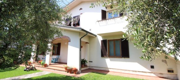 6 rooms Villa in Capannori, Italy No. 163709 2