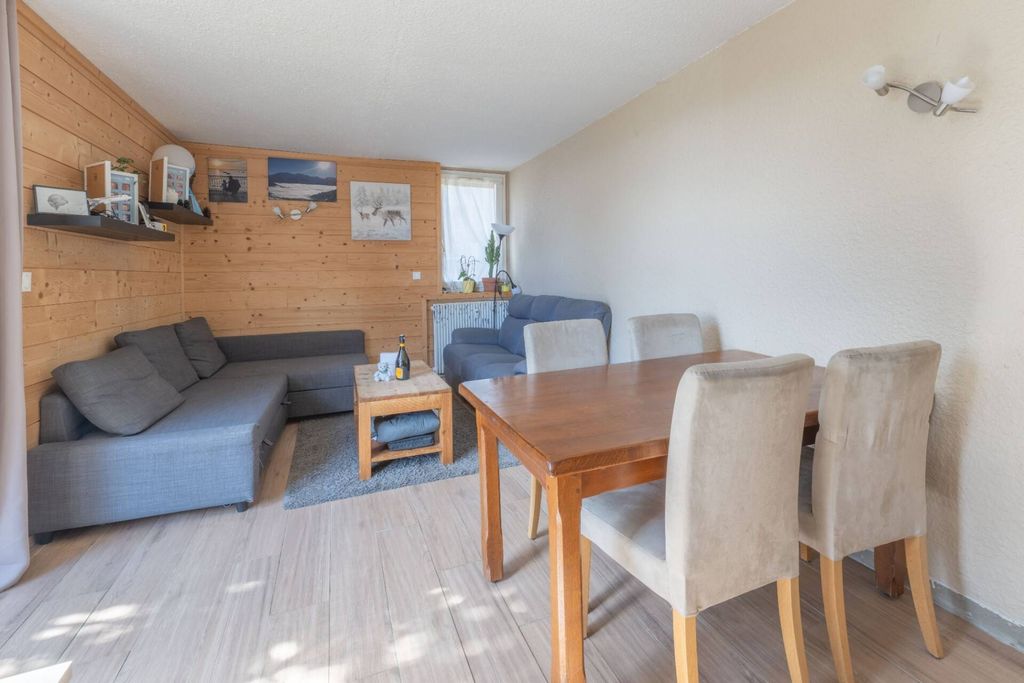3 bedrooms Apartment in Huez, France No. 205536