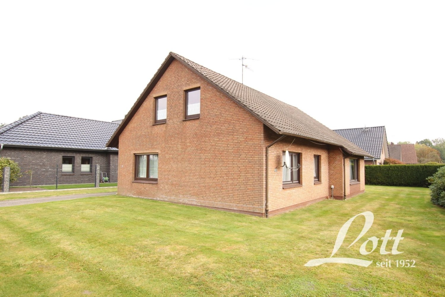 6 rooms House in Ammerland, Germany No. 122466