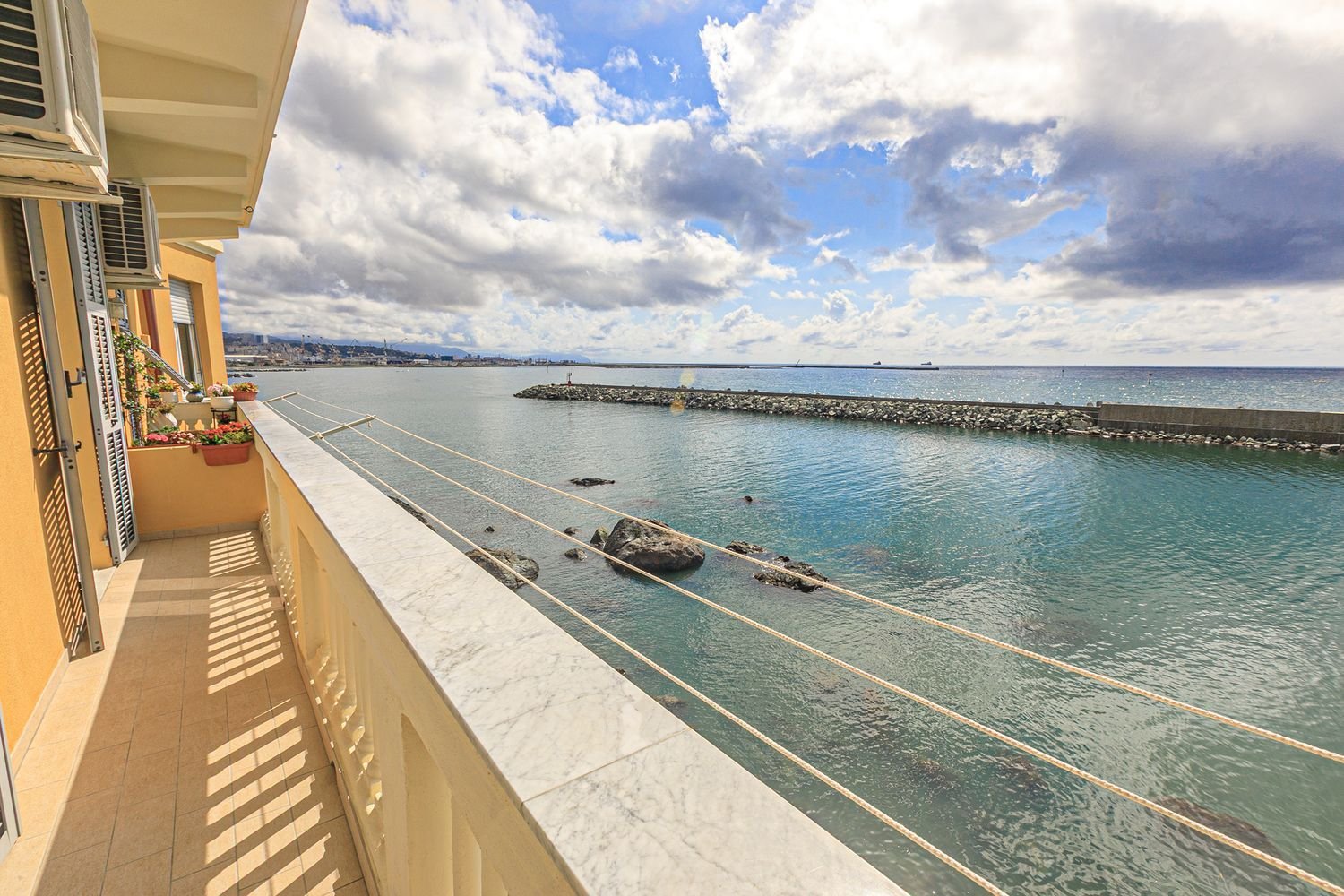 3 غرف نوم شقة في Genoa, Italy رقم 392388