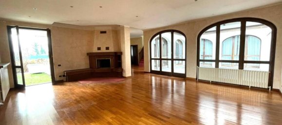 Villa de 8 divisões em Caselle Torinese, Italy N.º 30654 2